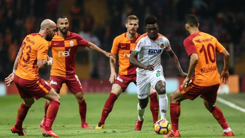 'Galatasaray'a müjde! Derbide sahalara dönüyor...