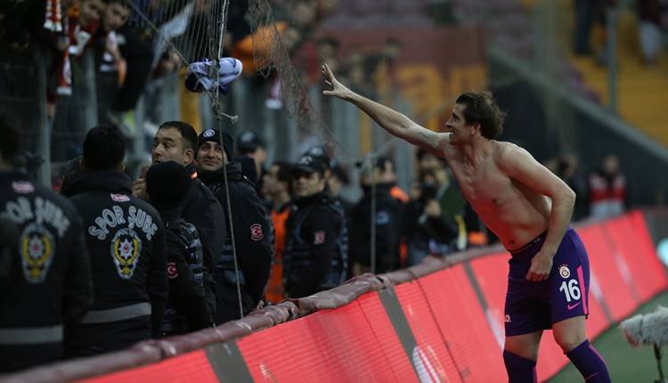 Galatasaray'da Cedric Carrasso'dan maç sonu Muslera itirafı