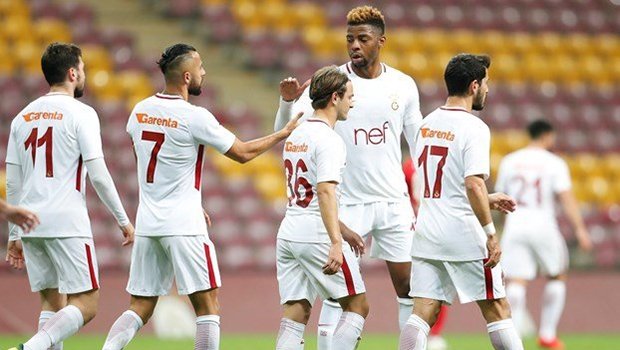 'Galatasaray'dan devre arası ayrılıyor! 3 talibi var