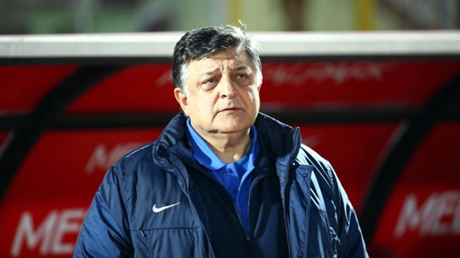 hocam merhabalar. neden büyük takım çalıştırmadığınızla ilgili bir öz eleştiriniz var mı yoksa bu sadece büyük kulüplerin görmezden gelmesi mi?