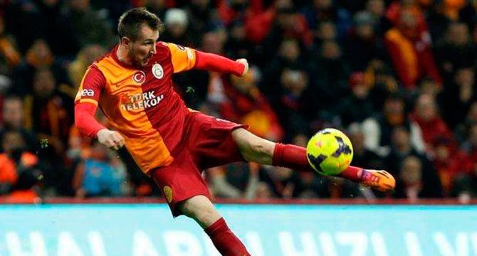 İzet Hajrovic