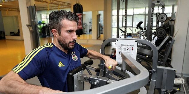 Robin van Persie'den Aykut Kocaman'a sürpriz teklif