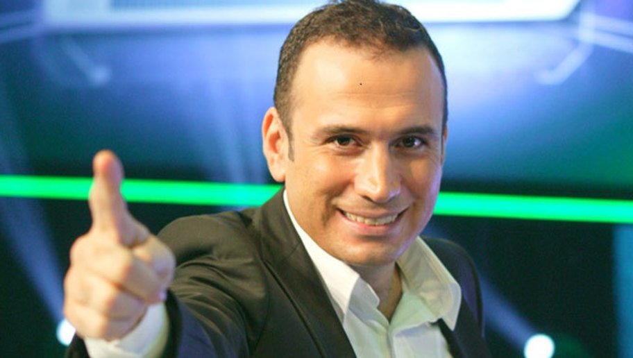 STAR TV SPOR SPİKERİ ERTEM ŞENER
