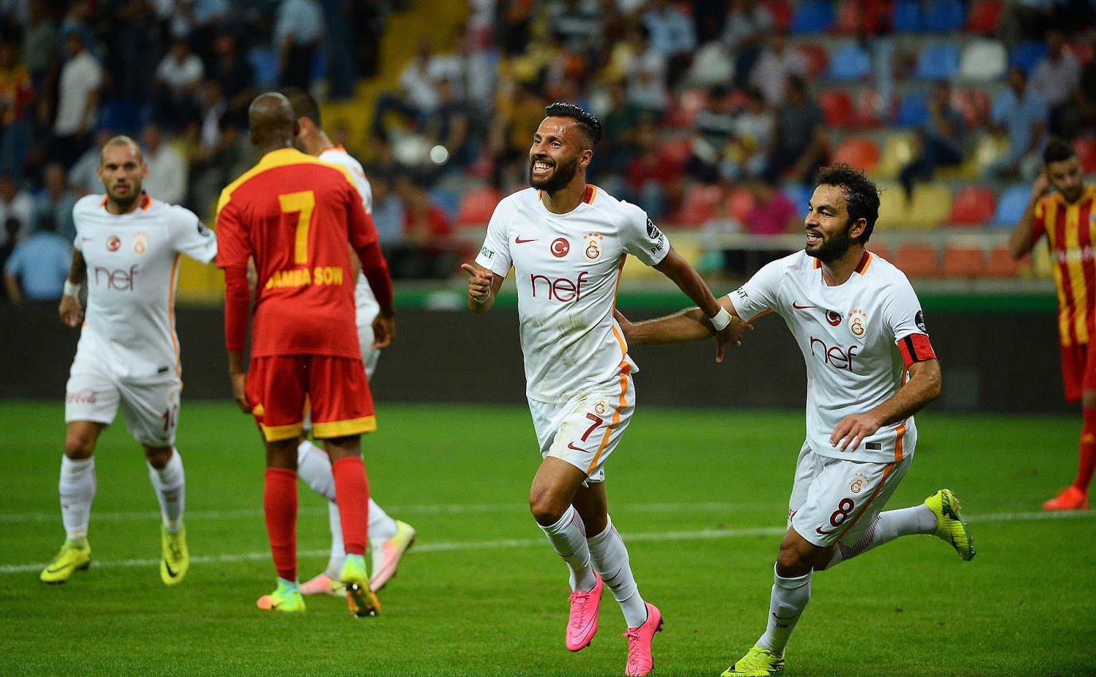 'Süper Lig ekibinden sürpriz transfer açıklaması! Yasin Öztekin ve Selçuk İnan...