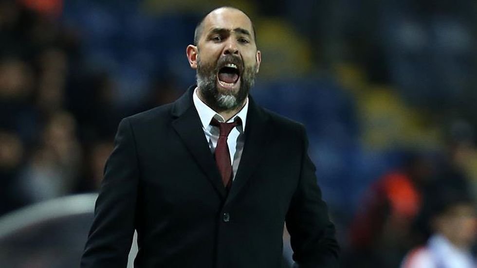 'Tudor basın toplantısında gazetecilere patladı