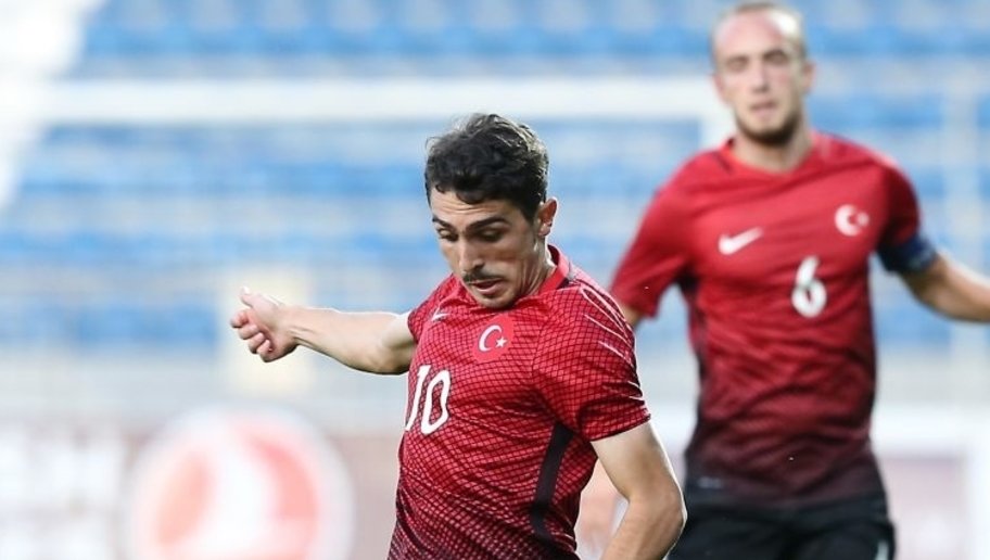9. Sağ Kanat: Abdülkadir Ömür