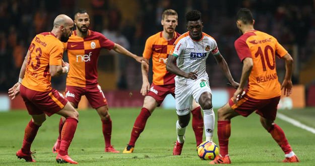  Galatasaray'da aranan sol bek Türkiye'de bulundu! Sürpriz gelişme