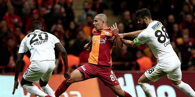 G.Saray bir haftalık aranın ardından yeniden liderliğe yükseldi