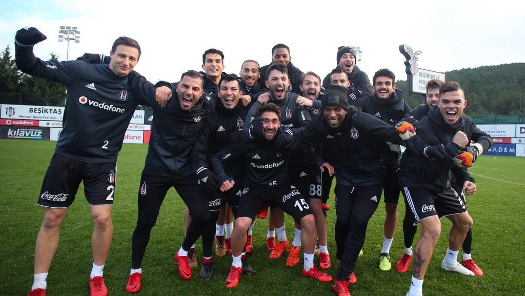  Ve Beşiktaş'ta 3 yolcu! Bileti kesilen futbolcular