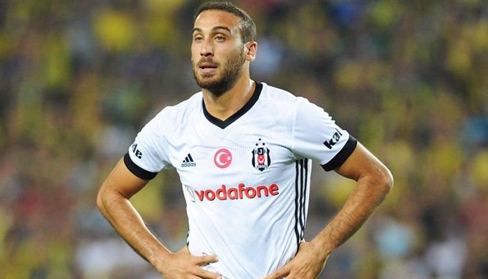'Beşiktaş'ın yıldızı Cenk Tosun kaza geçirdi