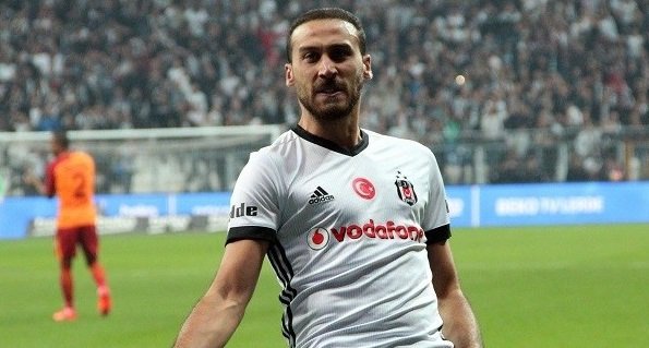 Beşiktaş'ın yıldızı Cenk Tosun'dan Galatasaray göndermesi