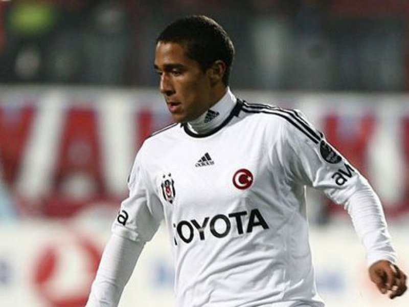 Julio Alves - 1.40 milyon euro