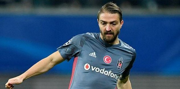 Caner: Arkamda olun