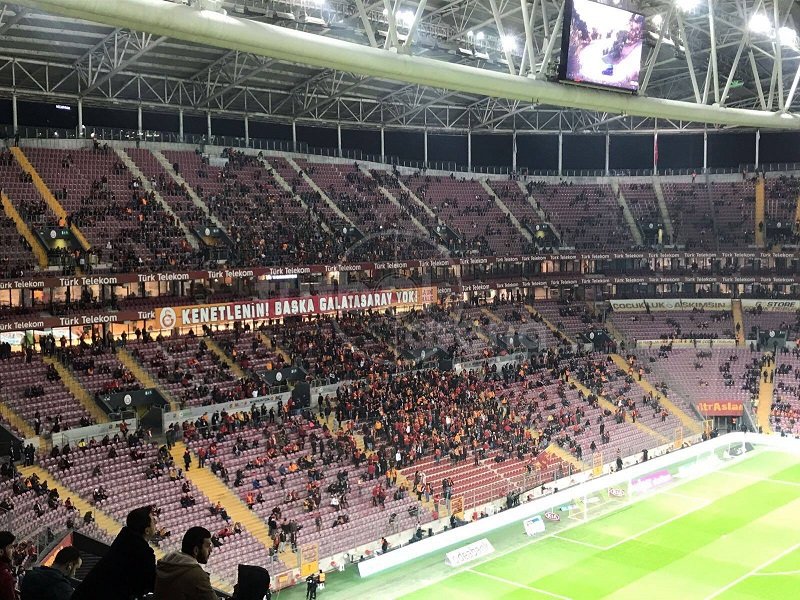 'Fatih Terim gelince Türk Telekom stadında taraftarlar...