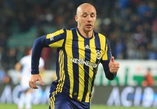 Fenerbahçe taraftarlarının kırmızı kart isyanı