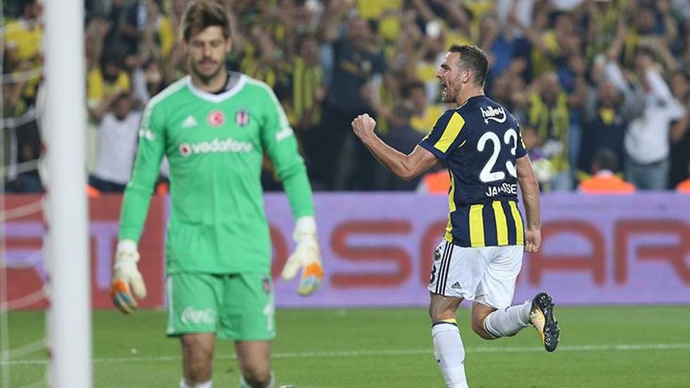 Fenerbahçe’de kiralık olarak oynuyorsun; Kulüp sezon sonu sözleşmeni uzatmak isterse yaklaşımın ne olur?