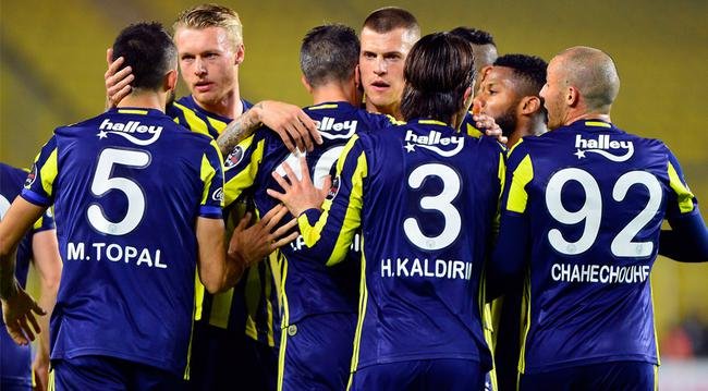 'Fenerbahçe'de Noel öncesi yönetimden flaş karar