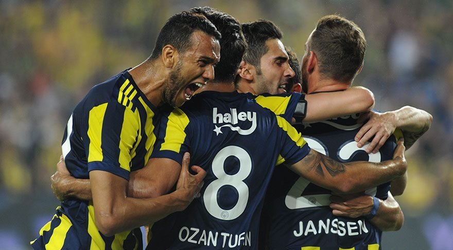Fenerbahçeli futbolcudan flaş çağrı; 