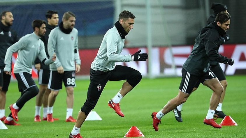 'FLAŞ! Beşiktaş'ta ayrılık kararı çıktı, devre arası yolcu