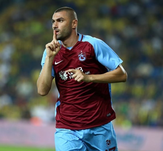 FLAŞ! Burak Yılmaz kaza yaptı araç takla attı