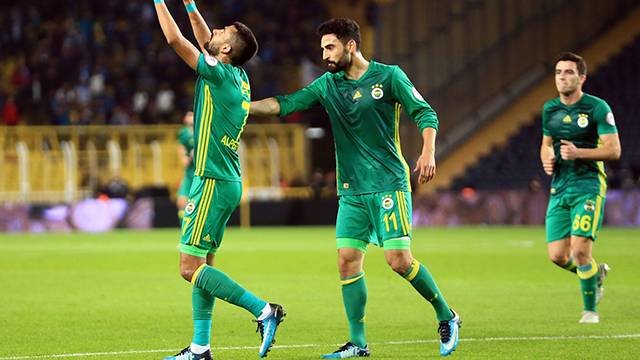 'Flaş! Fenerbahçe düğmeye bastı! İşte orta sahaya gelecek yıldız