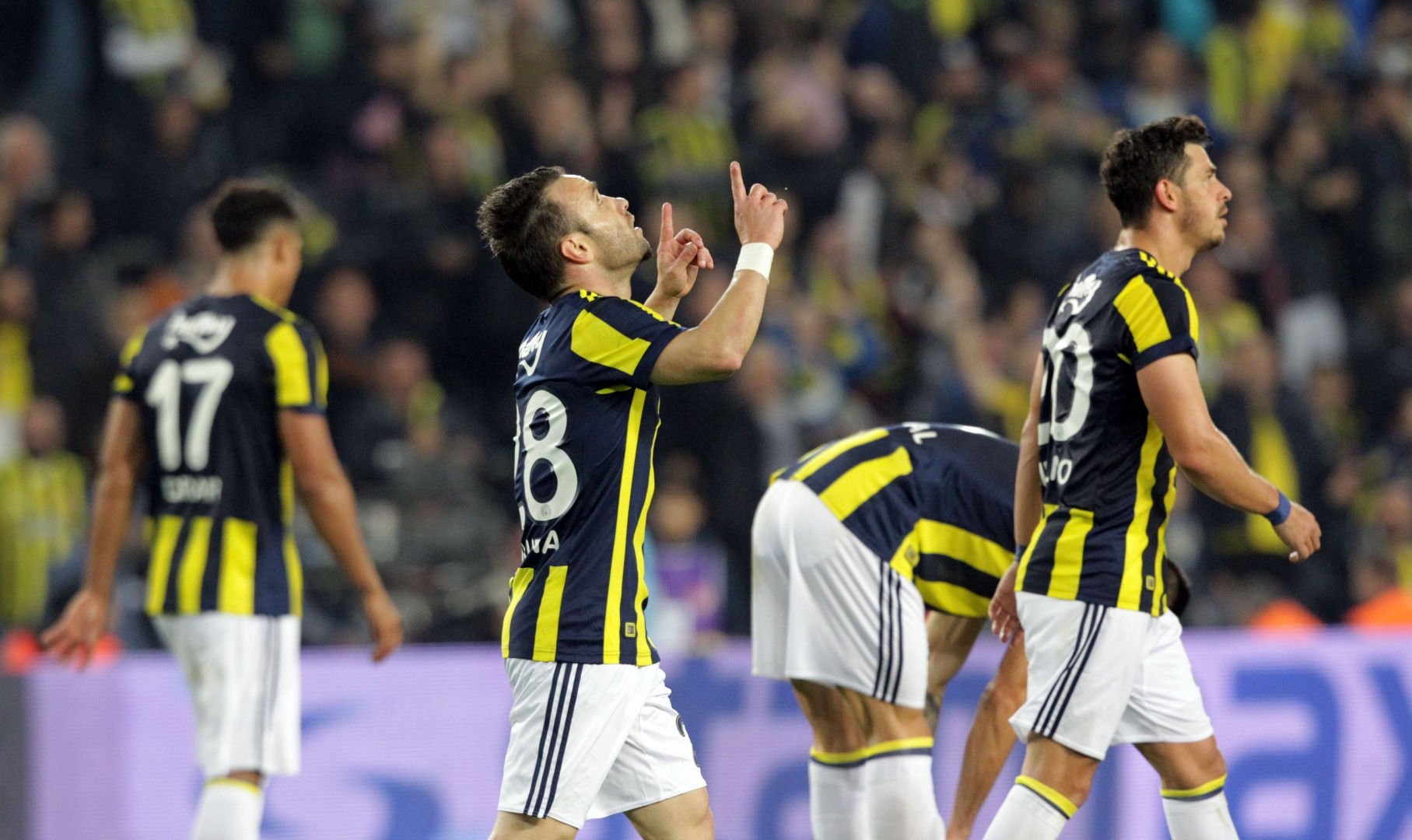 FLAŞ! Fenerbahçe'den sol bek transferi için dünya devine yeni teklif