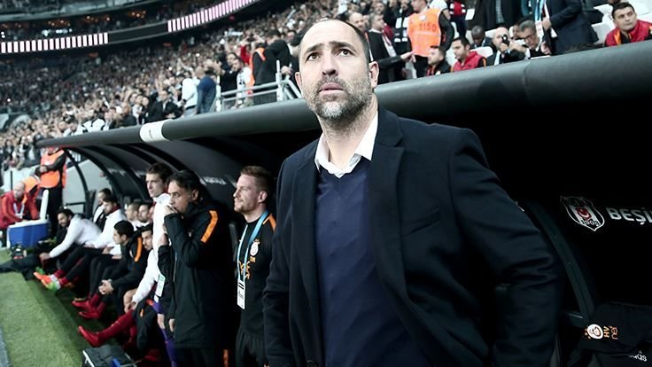 'Galatasaray için açtı ağzını yumdu gözünü! 