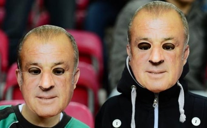 GALATASARAY TRİBÜNLERİNDEN FATİH TERİM ÇAĞRISI