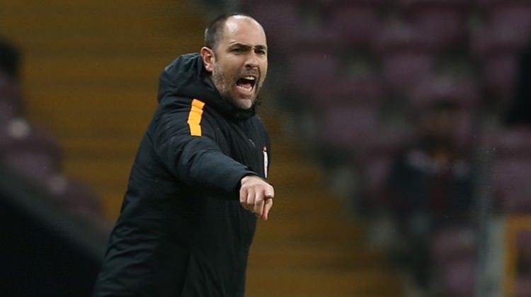 Galatasaray'da 2 futbolcunun üstü çizildi! Ocak ayında...