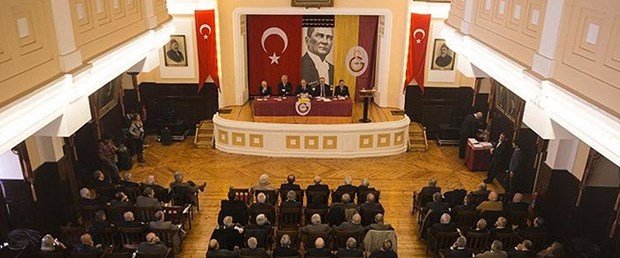 Galatasaray'da başkan adaylığını açıklayan ilk isim