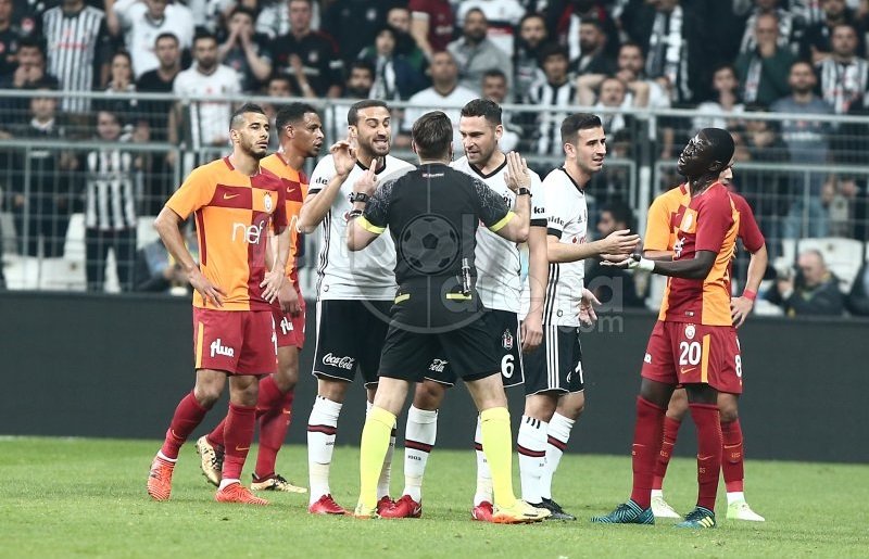 Galatasaraylı yıldız derbinin ardından özür diledi