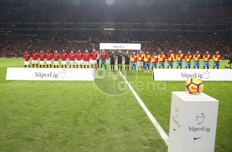 Galatasaraylı yıldız gözyaşlarına engel olamadı