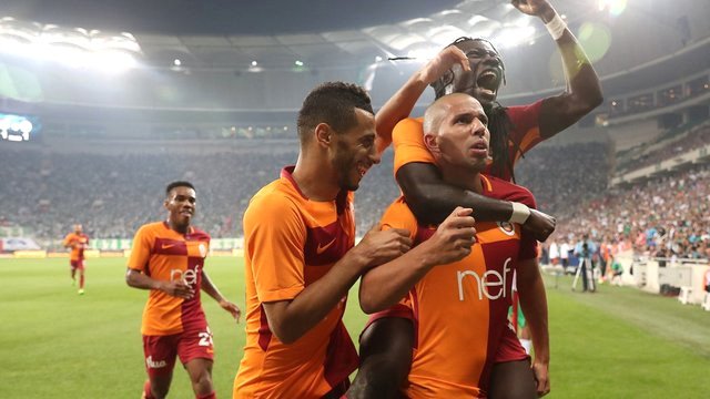 'Gomis ve Feghouli soyunma odasında çıldırdı