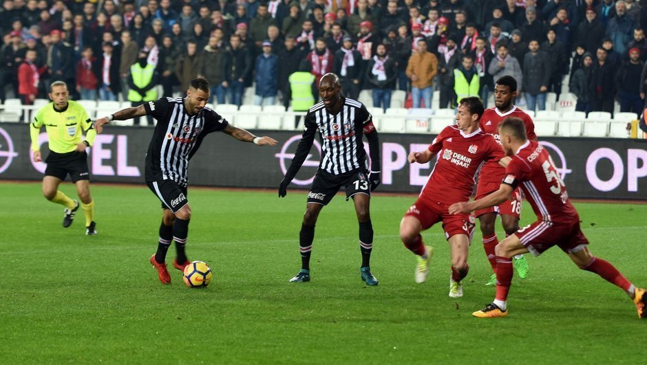 Kartal buz kesti