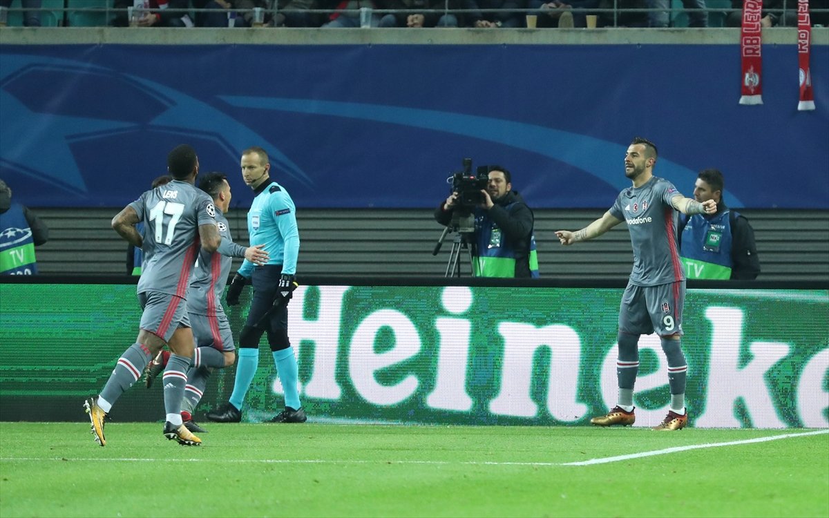 Lens coştu! Öyle bir şey yaptı ki...