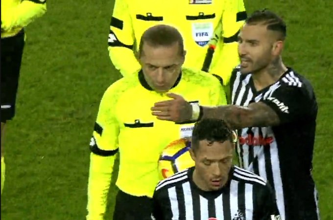 Quaresma'nın Cüneyt Çakır'a isyanı