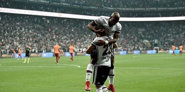 Ryan Babel’den galibiyet pozu