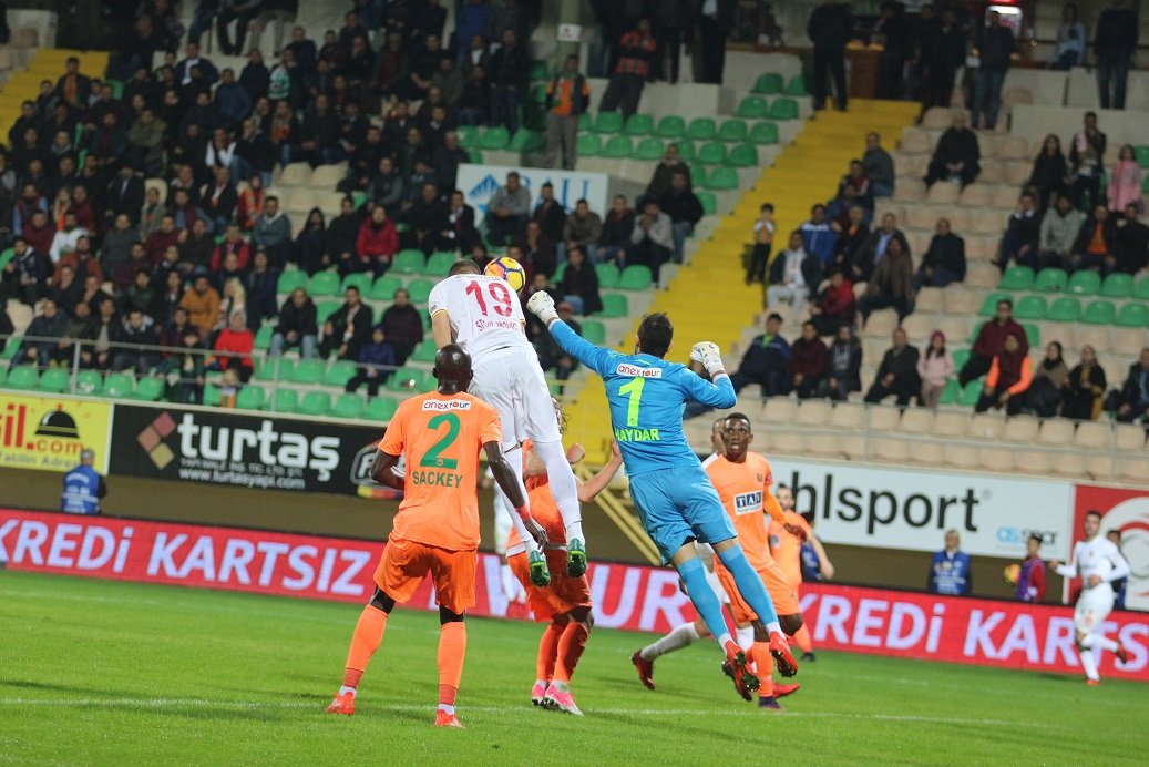 TERCÜMANIN BURNU KIRILDI
