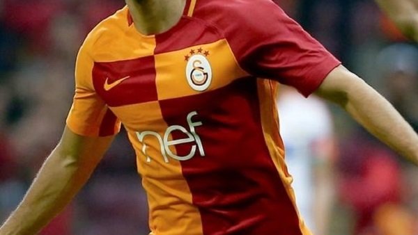 'Transferde bomba gelişme; menajeri önerdi! Galatasaray'dan Fenerbahçe'ye...
