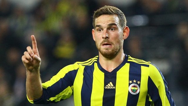 Türkiye’de yabancı futbolcu transferinin serbest olması çok tartışılıyor. Yabancı bir oyuncu olarak bu konuya bakışın nedir?