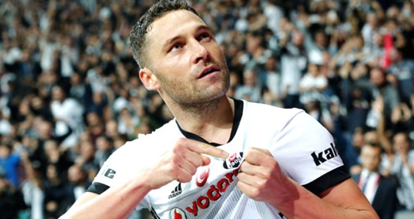 'Ve Dusko Tosic transfer için resmen konuştu