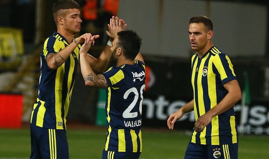 'Ve Fenerbahçe'de 2 yolcu kesinleşti! Devre arasında yolcular