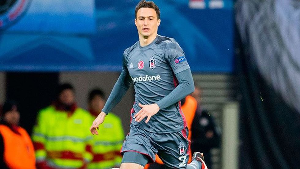 'Ve Vida'dan sonra flaş gelişme! Mitrovic için devreye girdiler