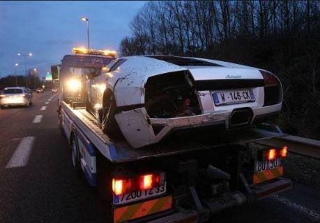 Yıldız futbolcuların hurdaya dönen araçları