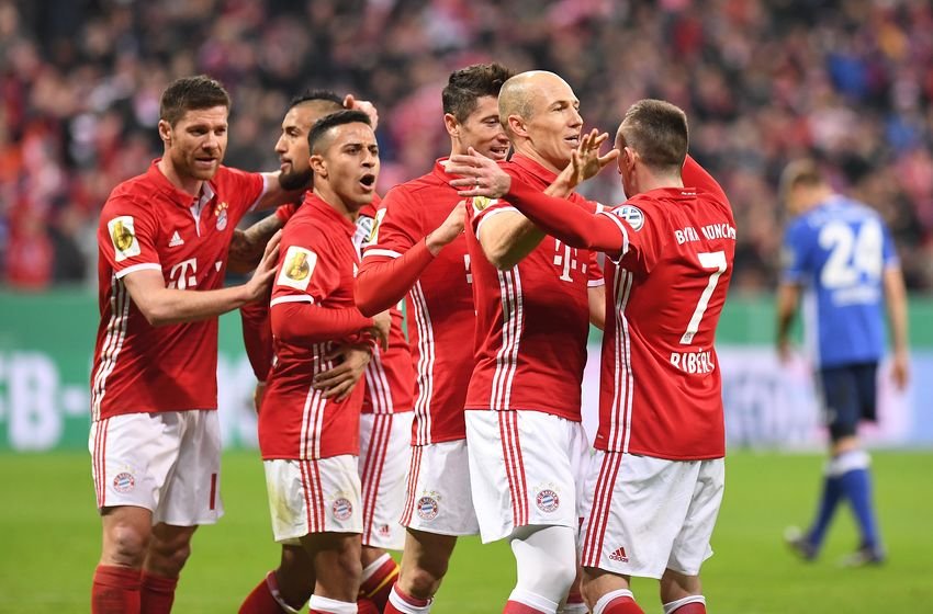 10) BAYERN MÜNİH