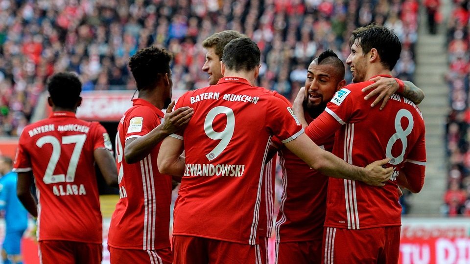 4) BAYERN MUNIH 610