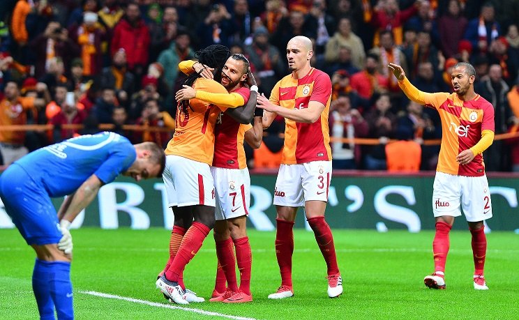 55) GALATASARAY 460