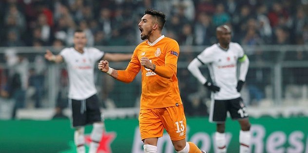 Gözler Alex Telles’te