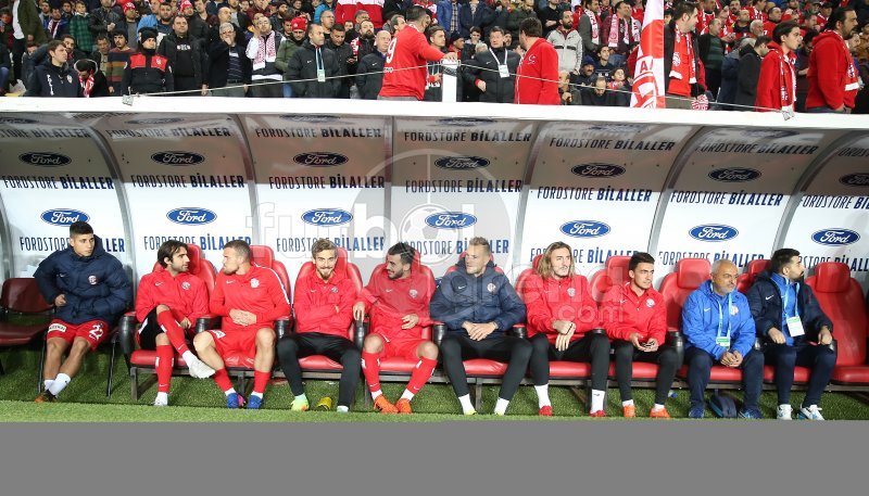 Antalyasporlu futbolcudan Beşiktaş maçında taraftara olay küfür