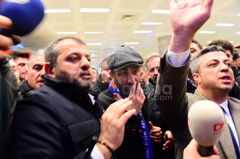 Arda Turan İstanbul'da!